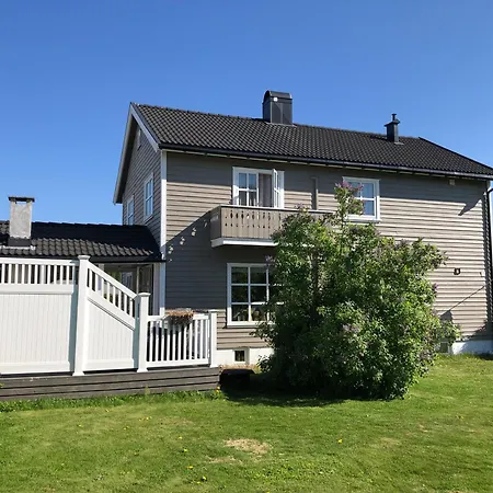 2 Bedroom Basement For 1-6 People With Free Parking * Hønefoss
