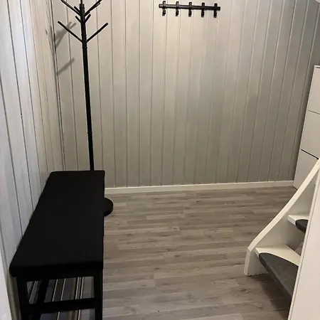 2 Bedroom Basement For 1-6 People With Free Parking * Hønefoss