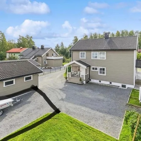 2 Bedroom Basement For 1-6 People With Free Parking * Hønefoss